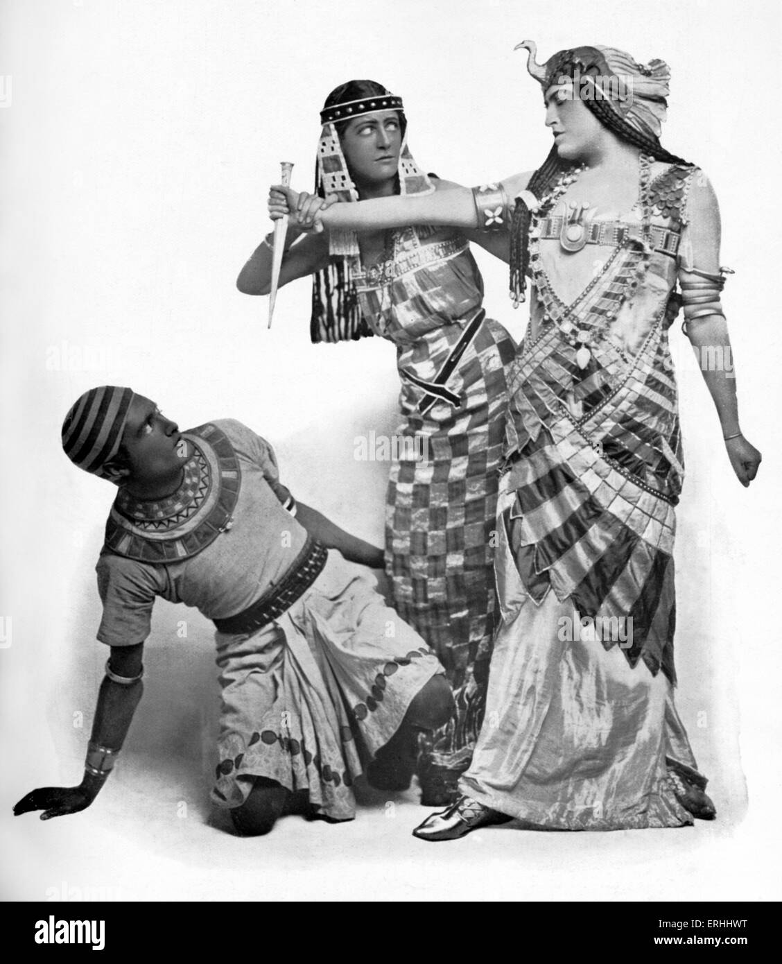 Shakespeares spielen "Antonius und Cleopatra" - Akt II, Szene 5.  Charles Quartermain als Bote, Alice Crawford als Stockfoto