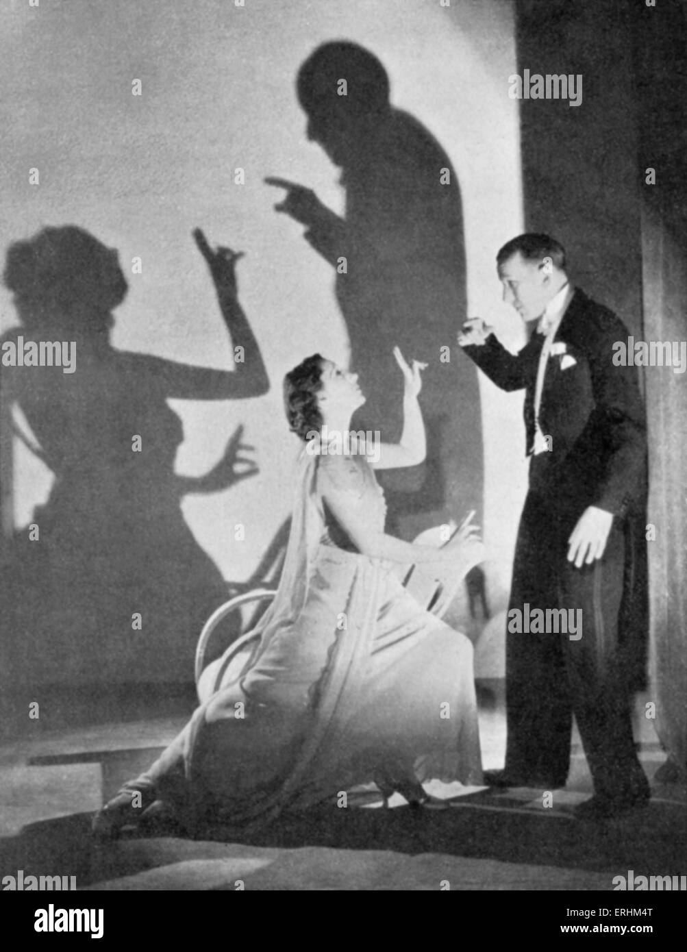 Noel Coward & Gertrude Lawrence in "Schattenspiel", 1936. NC, englischer Schauspieler, Dramatiker & Komponist: 16. Dezember 1899 - 26 März Stockfoto