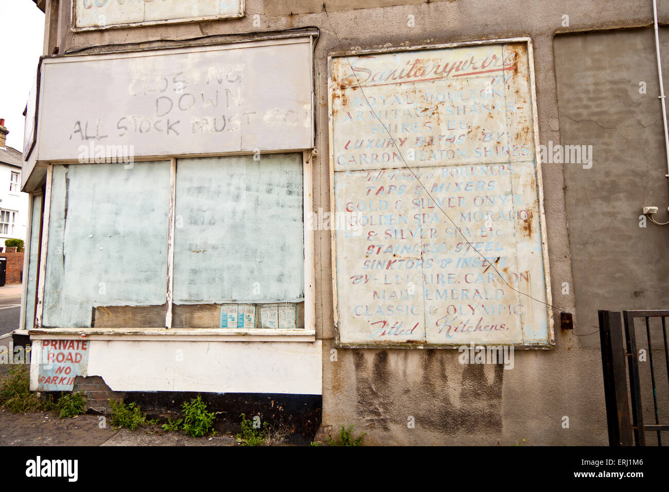Altes Schaufenster und Schild in Leigh-on Sea Essex England Vereinigtes Königreich Europa Stockfoto