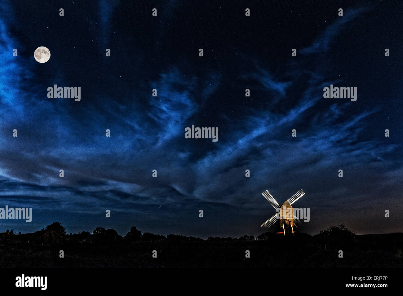 SuperMoon Fotografie am Brill Windmühle Oxfordshire UK Stockfoto