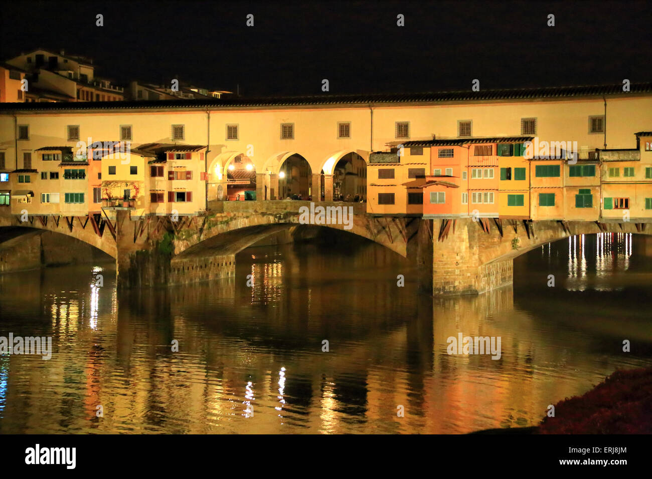 Ponte Vecchio Brücke in der Nacht, Florenz Stockfoto