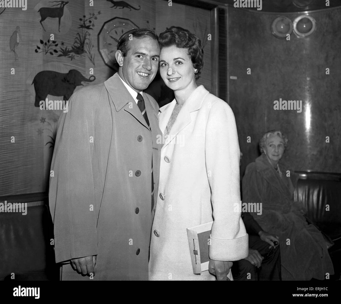 Australien-Tour von Großbritannien für die Asche. Das Aussie-Team kommen. Schlagmann Colin McDonald. 24. April 1956. Stockfoto