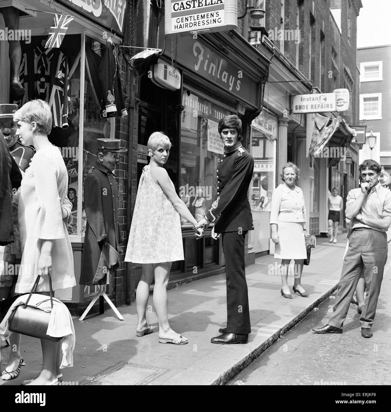 Straßenszenen, Carnaby Street, London, 1. Juli 1967. Stockfoto