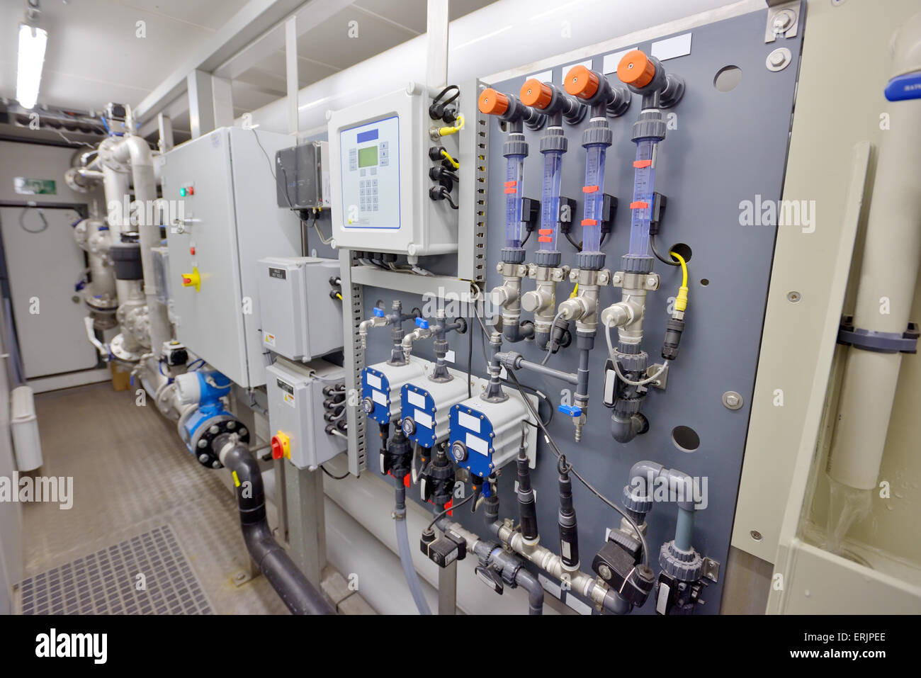 Filter für Wasseraufbereitungsanlagen im Werk Stockfoto