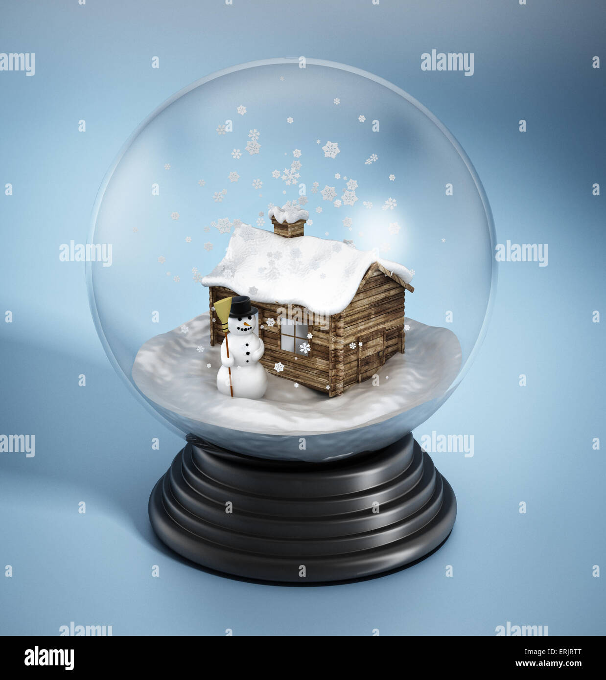 Weihnachtskugel Glas mit einem Schneemann und Hütte isoliert auf weißem Hintergrund. Stockfoto