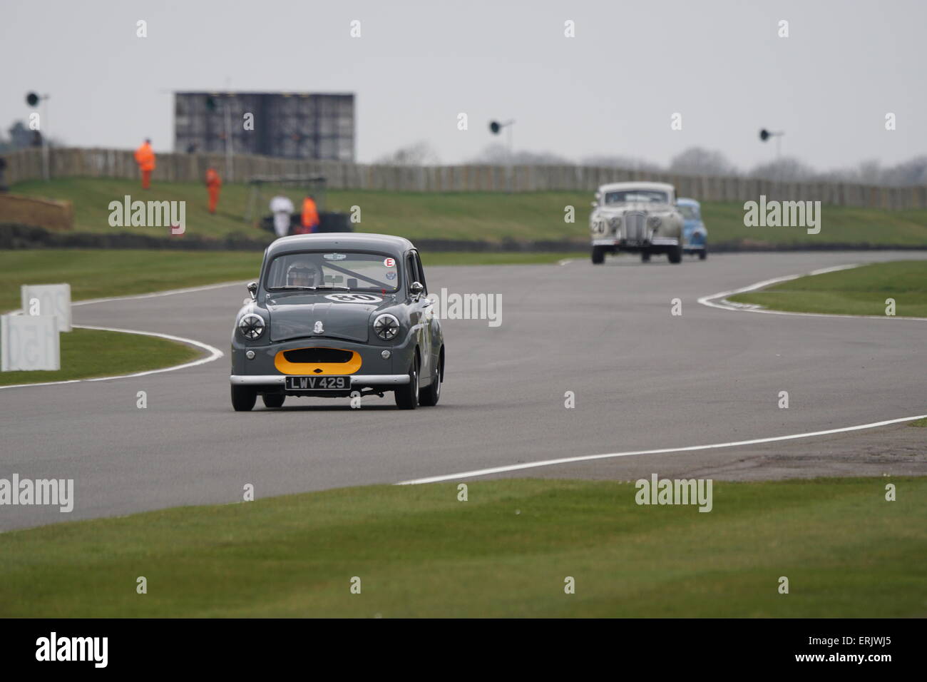 Peter Clements in 1955 Standard zehn auf dem Goodwood Mitglieder treffen Stockfoto