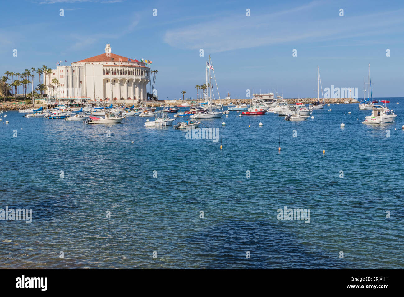 "Catalina Island Casino" im Hafen von Avalon Stockfoto