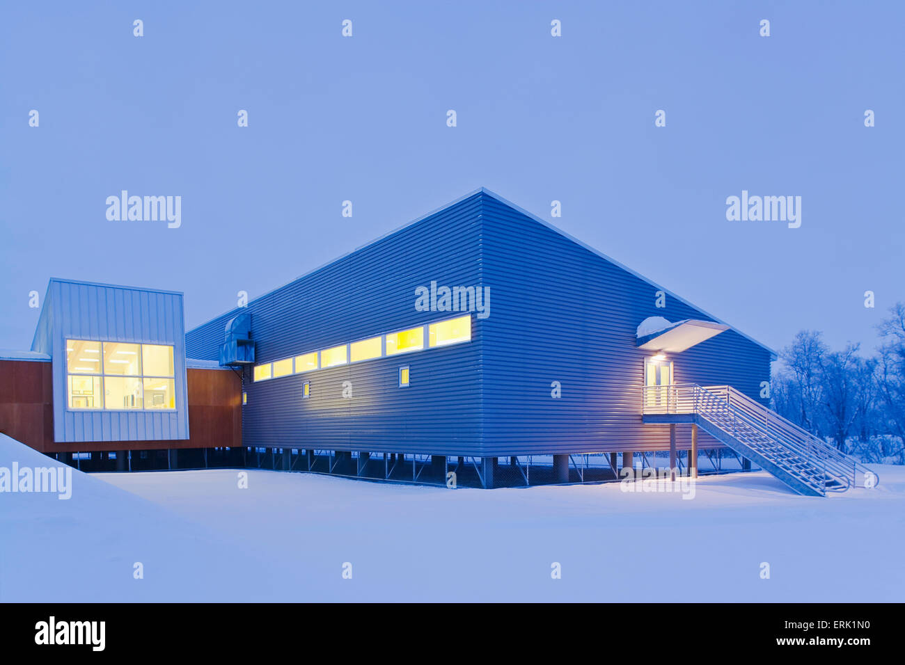 Die k12 allgemeine Schule in Akiachak dient als Gemeindezentrum für