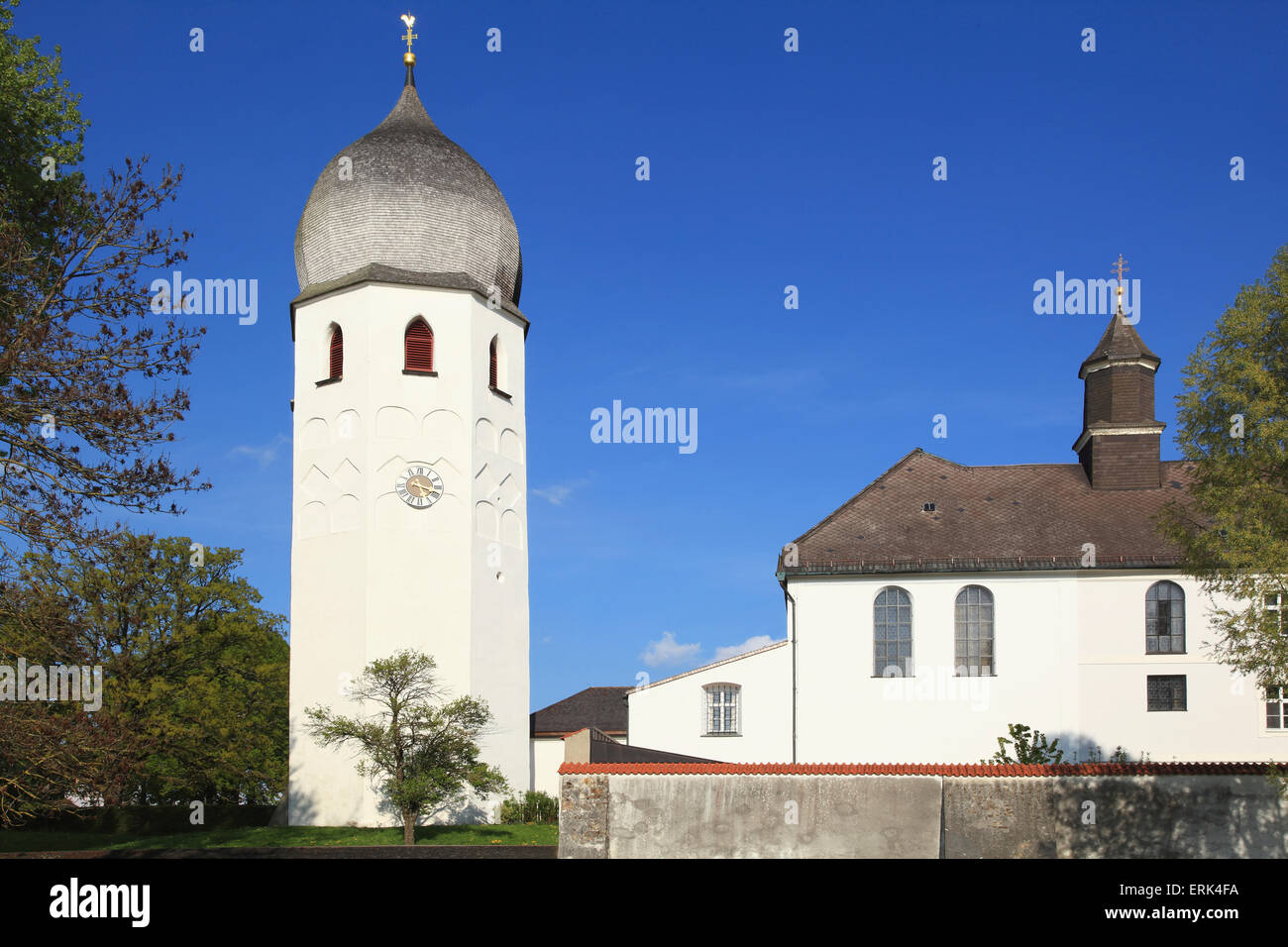 Turm mit Zwiebelturm geformt; Sterben Sie, Fraueninsel, Bayern, Deutschland Stockfoto