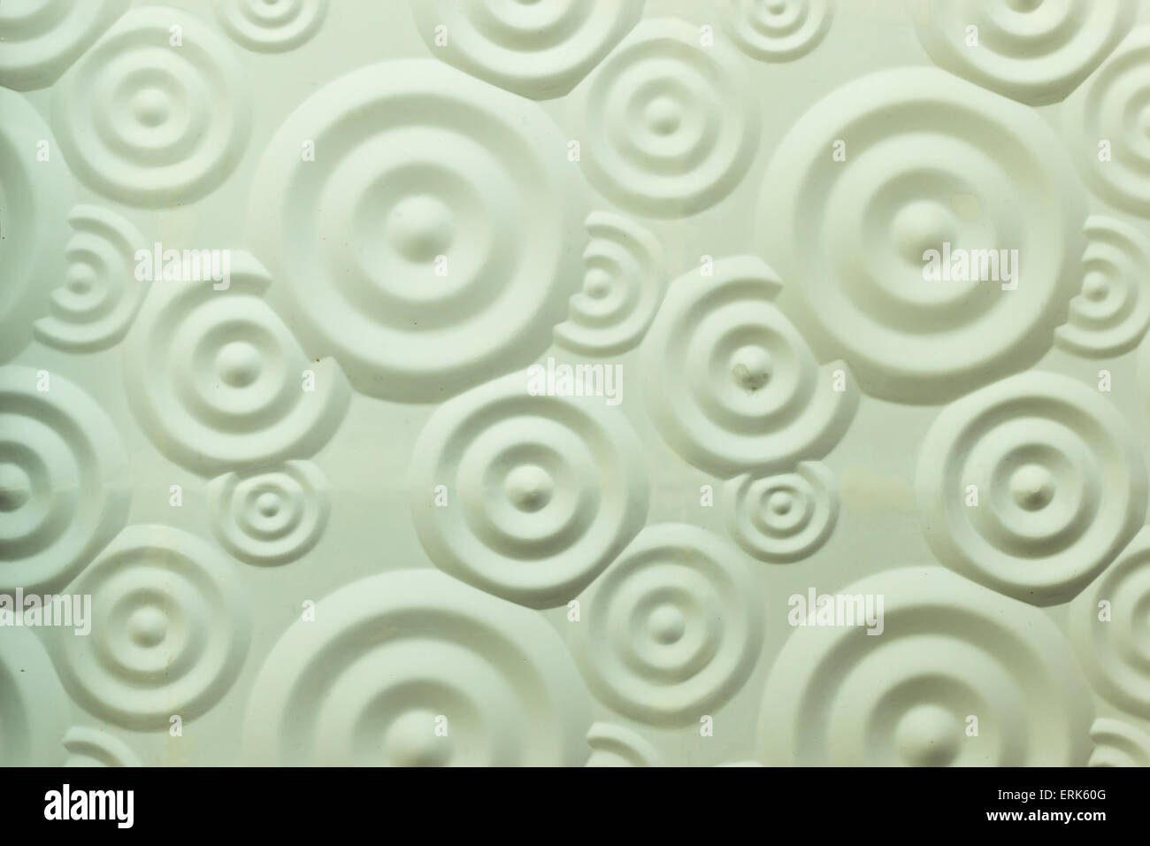 Sprial Ziegel Wand-Dekoration in weißem Zement und Gips Stockfoto