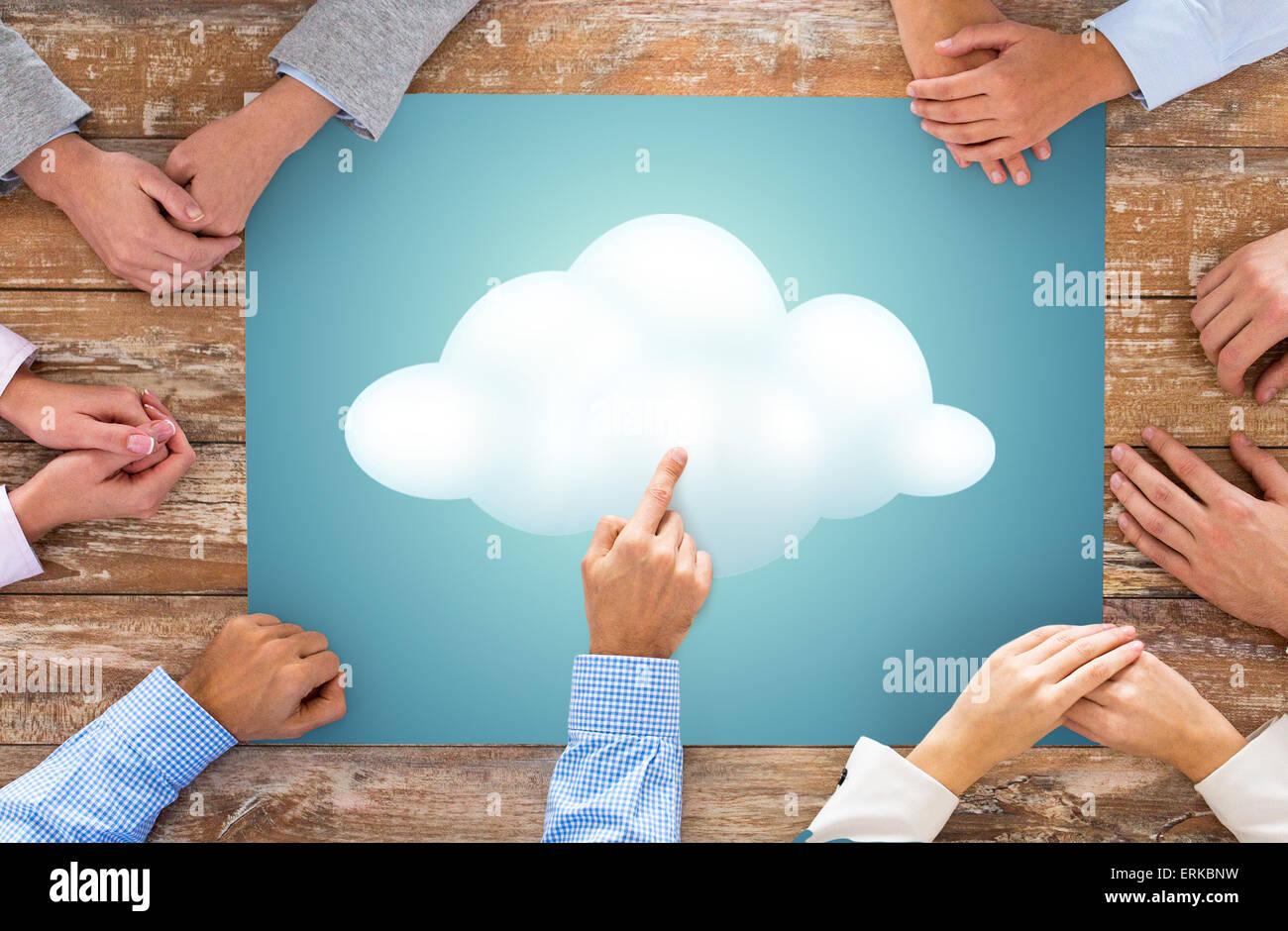 Close up Portrait of Business Team Hände mit Cloud-Bild Stockfoto