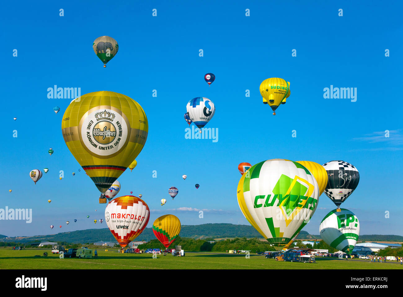 Start des Heißluftballons, Mosel Ballon Fiesta in Trier-Föhren Airport,  Föhren, Trier-Saarburg, Rheinland-Pfalz, Deutschland Stockfotografie - Alamy