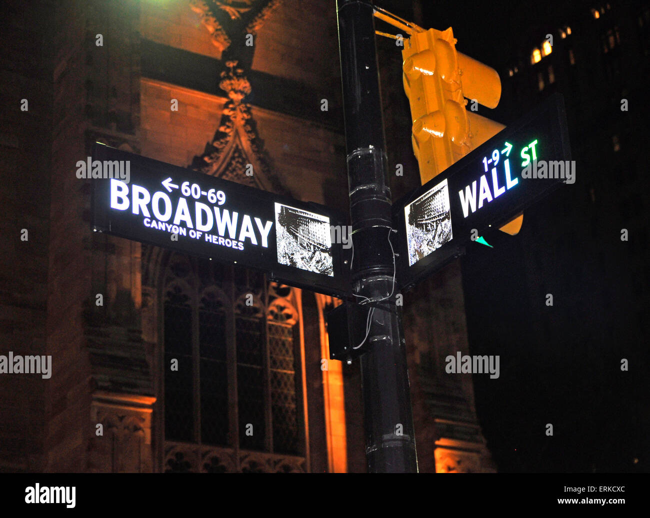 Wall Street und Broadway Street signs, Manhattan, New York City, New York, USA Stockfoto