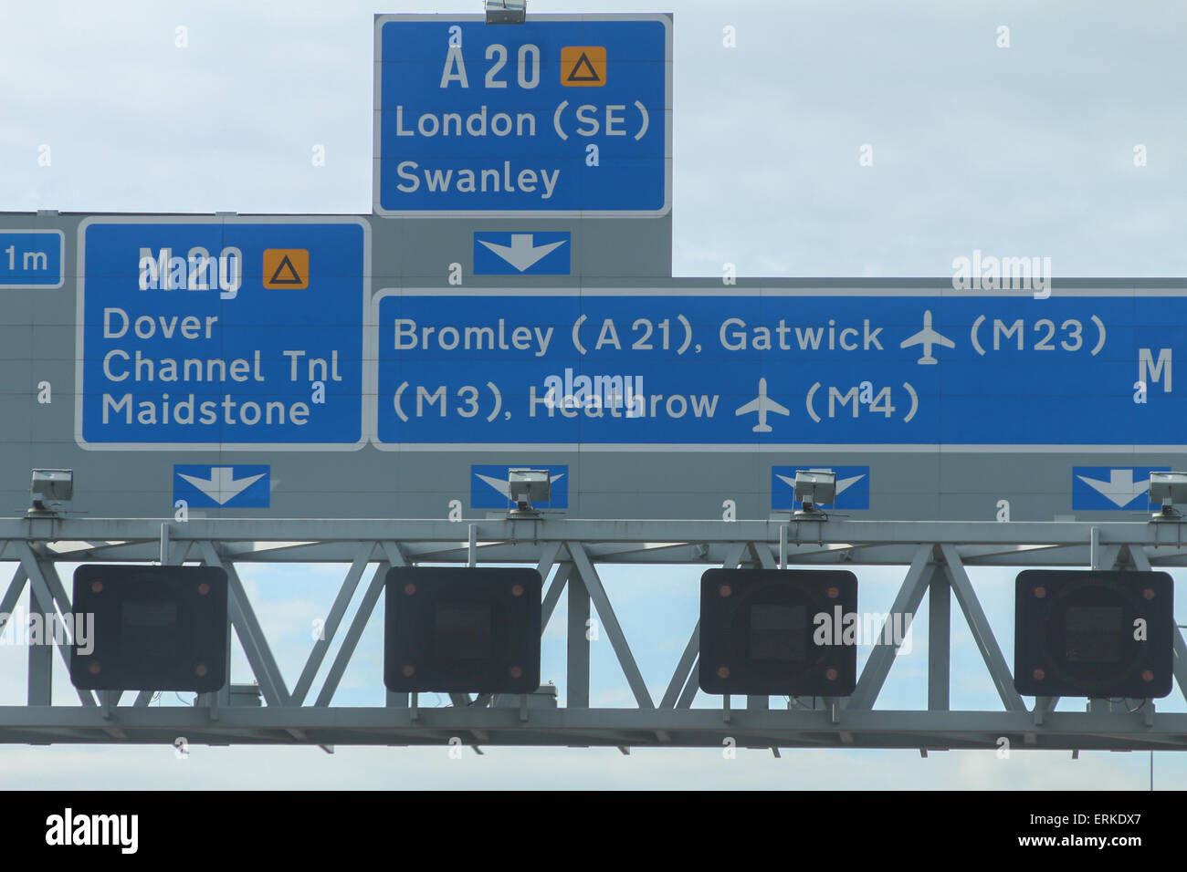 A20 A21 M23 M3 M4 M20 M25 Autobahn Zeichen Stockfoto