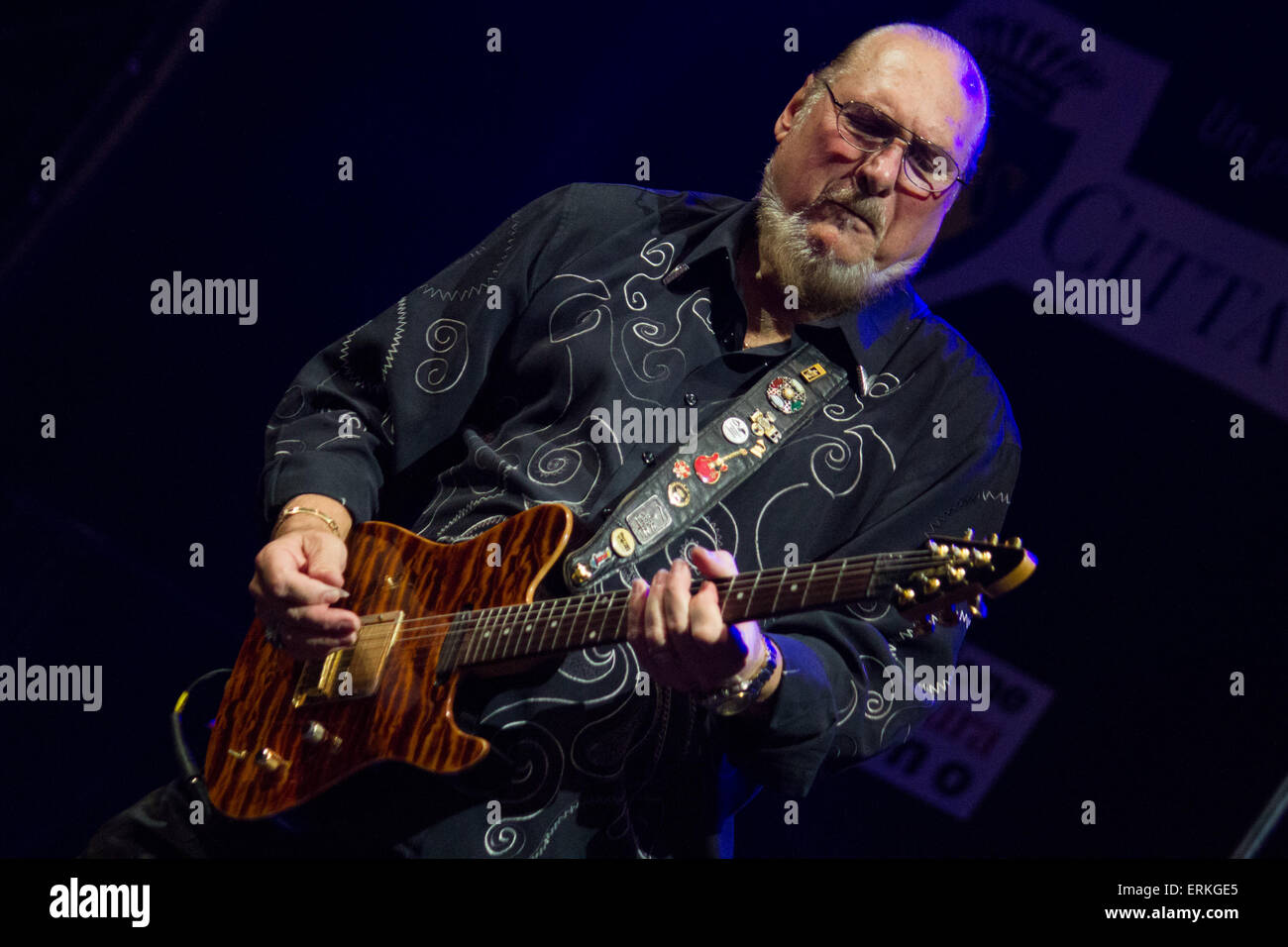 Turin, Italien. 2. Juni 2015. In Foto-Steve Cropper "The Colonel". Die Original Blues Brothers Band geschlossen die vierte Ausgabe des Turin Jazz Festival, dass in diesem Jahr einen Rekord mit 225.000 Menschen während der sechs Tage des jazz-Konzerte hatten. © Elena Aquila/Pacific Press/Alamy Live-Nachrichten Stockfoto