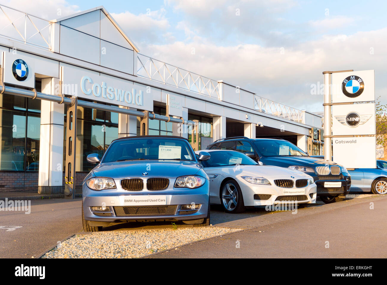 Cotswold BMW Autohaus in Cheltenham, Vereinigtes Königreich. Stockfoto