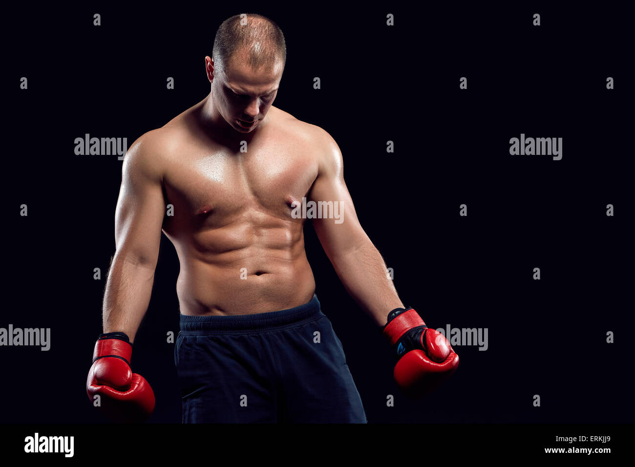 Muskulöser Mann - jungen kaukasischen boxer Stockfoto