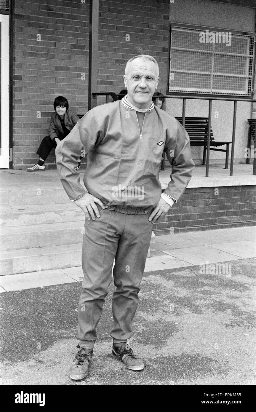 Liverpools Trainer Bill Shankly übernimmt eine Trainingseinheit wie das Team für die Vorsaison Ausbildung an Melwood zurückgerufen werden. 11. Juli 1972. Stockfoto