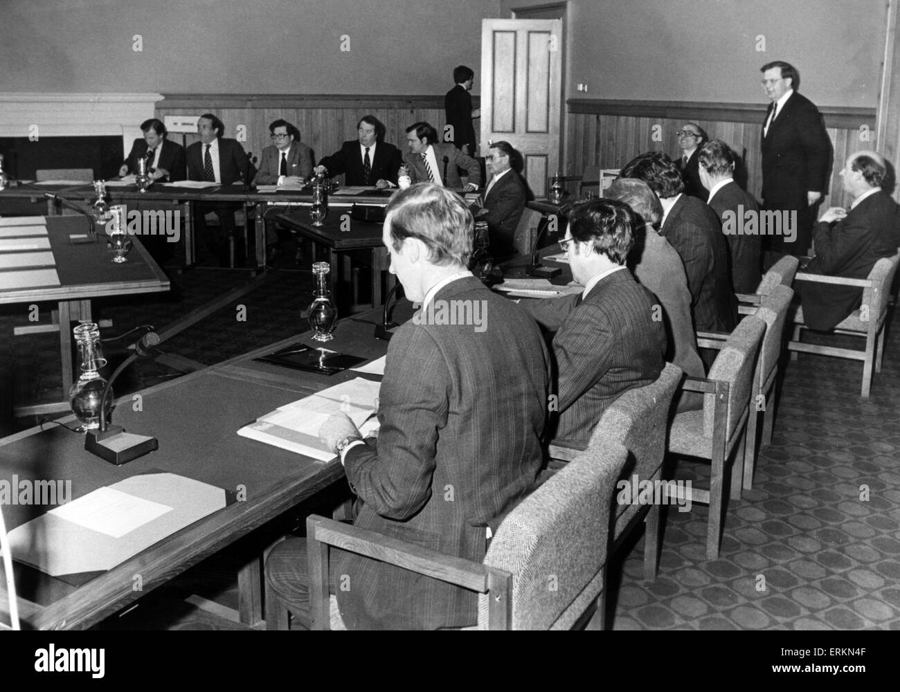 Edinburghs old Royal High School gibt seinen Einstand als Mini-Parlament, 28. April 1980. In der kleineren, bequemer West-Lobby traf das Select Committee on Scottish Affairs um Erkenntnisse über die Probleme der Gewinnung neuer Industrie nach Schottland zu hören. Stockfoto