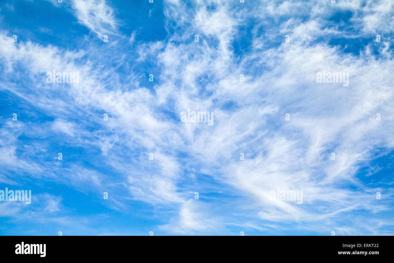 Natürlichen hellen blauen Wolkenhimmel Hintergrundtextur Stockfoto
