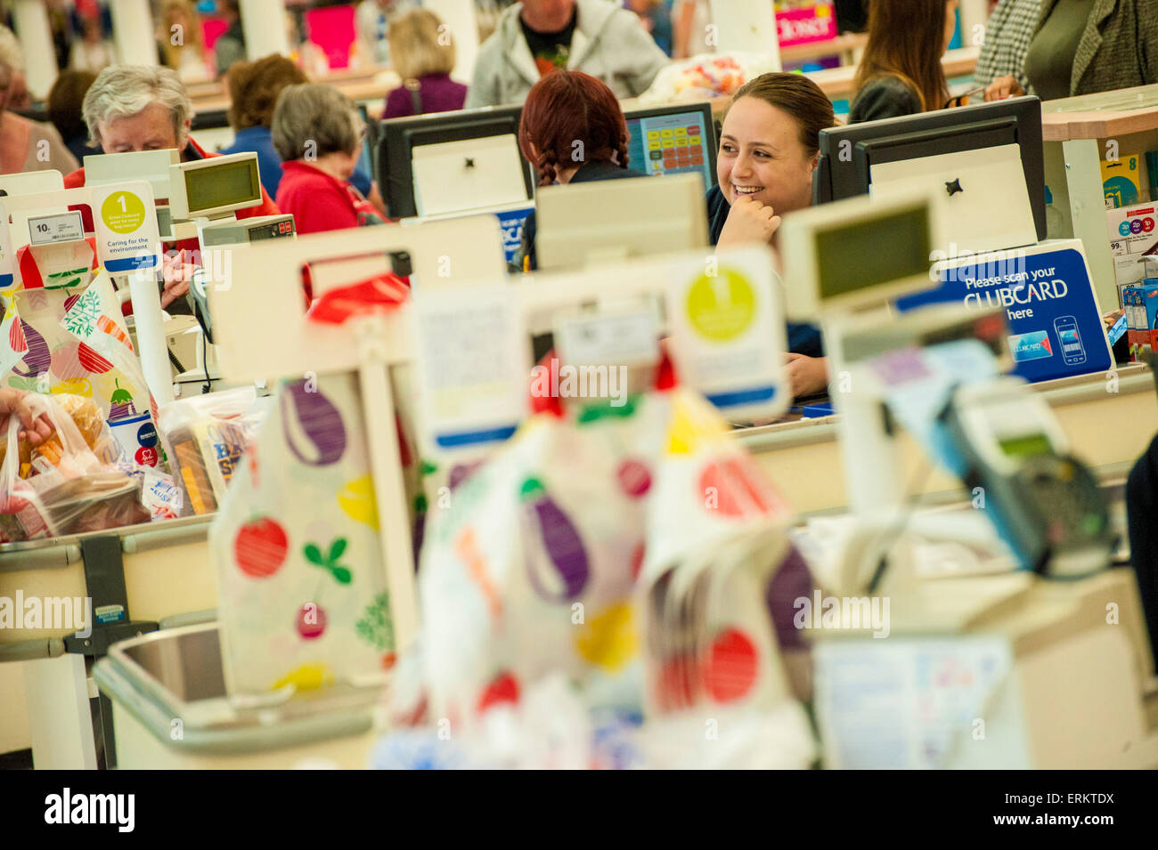 Kassen Tesco extra Serpentine Green Shopping Centre, Peterborough PE7 8BE. Die Website ist im Besitz von British Land PLC Stockfoto