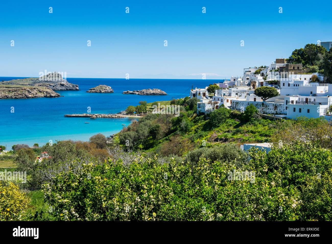 Die weißen Häuser der Stadt Lindos, Rhodos, Dodekanes-Inseln, griechische Inseln, Griechenland, Europa Stockfoto