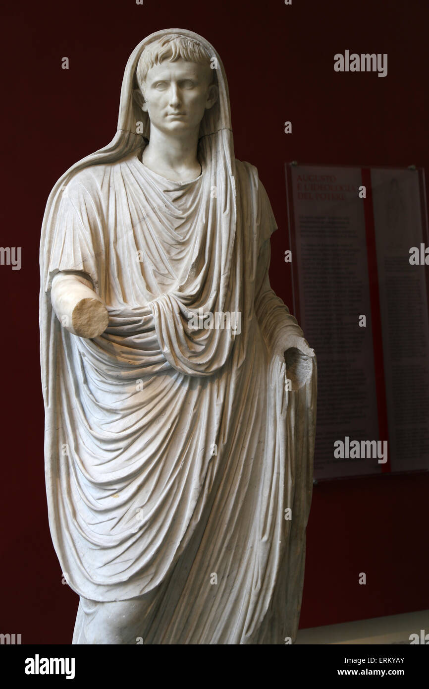 Via Labicana Augustus. Skulptur des römischen Kaisers Augustus (63BC-14AD) als Pontifex Maximus. 12BC. Nationales Museum von Rom. Stockfoto