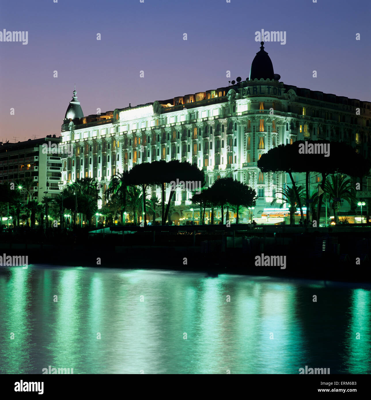 Carlton Hotel in der Nacht, Cannes, Provence (Côtes d ' Azur), Frankreich, Europa Stockfoto