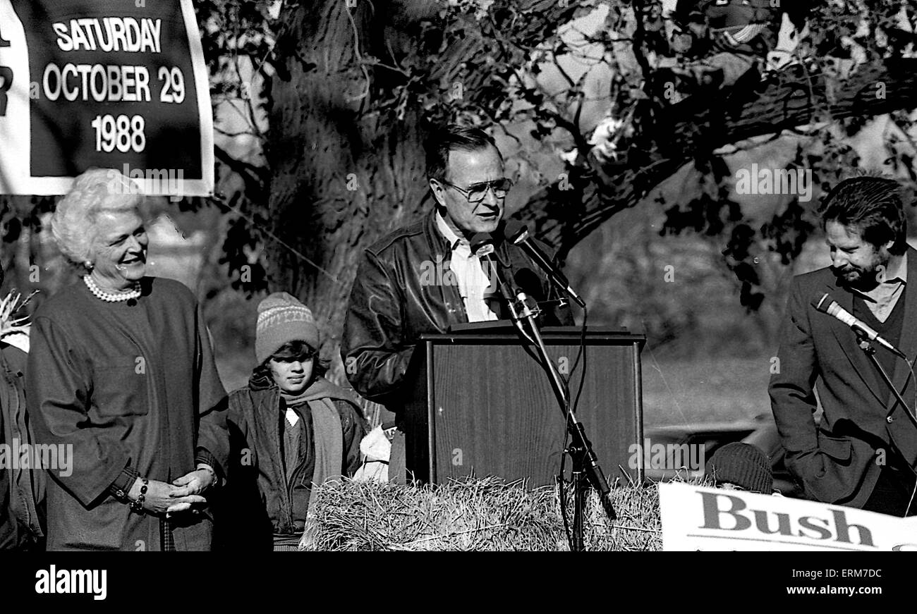 St. Charles, Illinois, USA 29. Oktober 1988 Vizepräsident George h. w. Bush Sieg Bus Tour Credit: Mark Reinstein Stockfoto