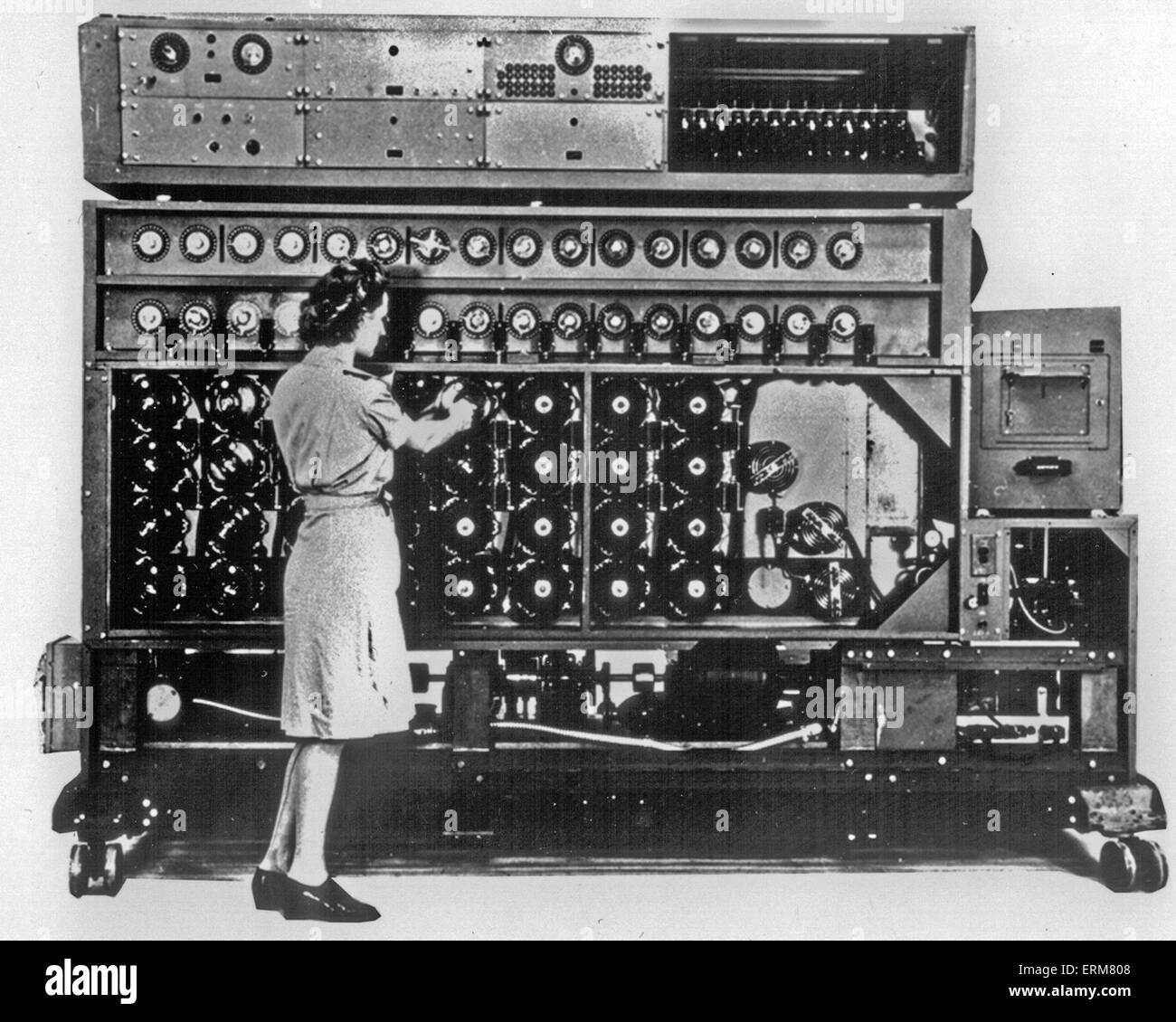 AMERICAN NAVAL BOMBE Mk 3 basierend auf dem Bletchley Park Design aber mit 16 4-Rotor Enigma-Analoga, die es viel schneller gemacht. Hergestellt von der National Cash Register Company of Dayton, Ohio. Foto: National Security Agency Stockfoto