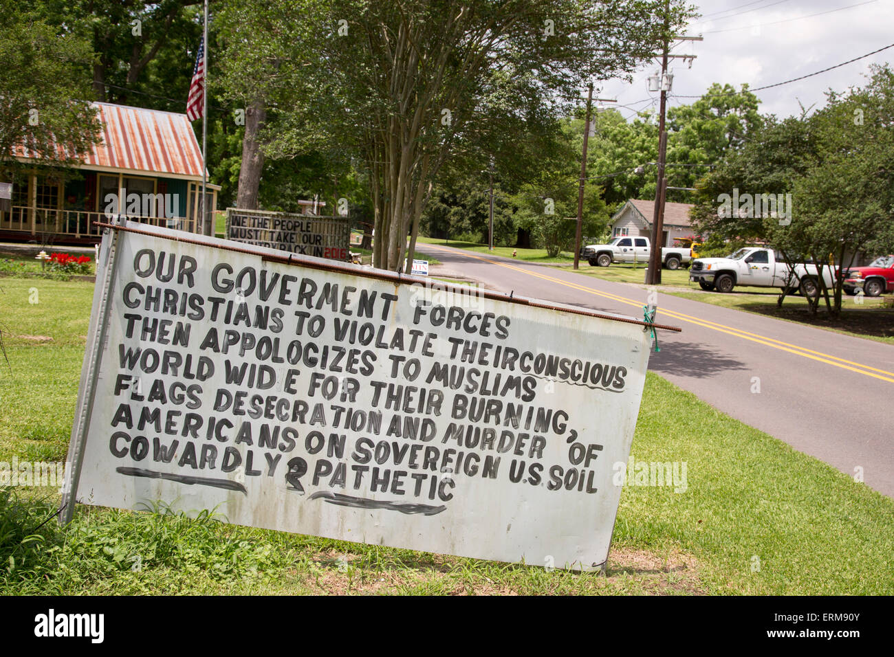 Grosse Tete, Louisiana - ein Zeichen auf ein Louisiana Highway prangert die Regierung für die angebliche Anti-christliche Aktionen. Stockfoto