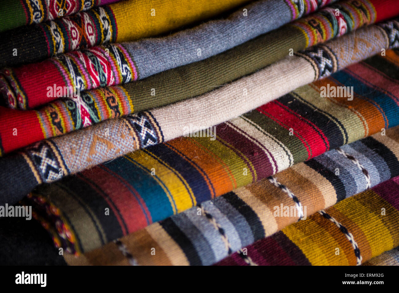 Peru - Inka - gesponnene Alpaka Schals in Chincerro Stockfoto