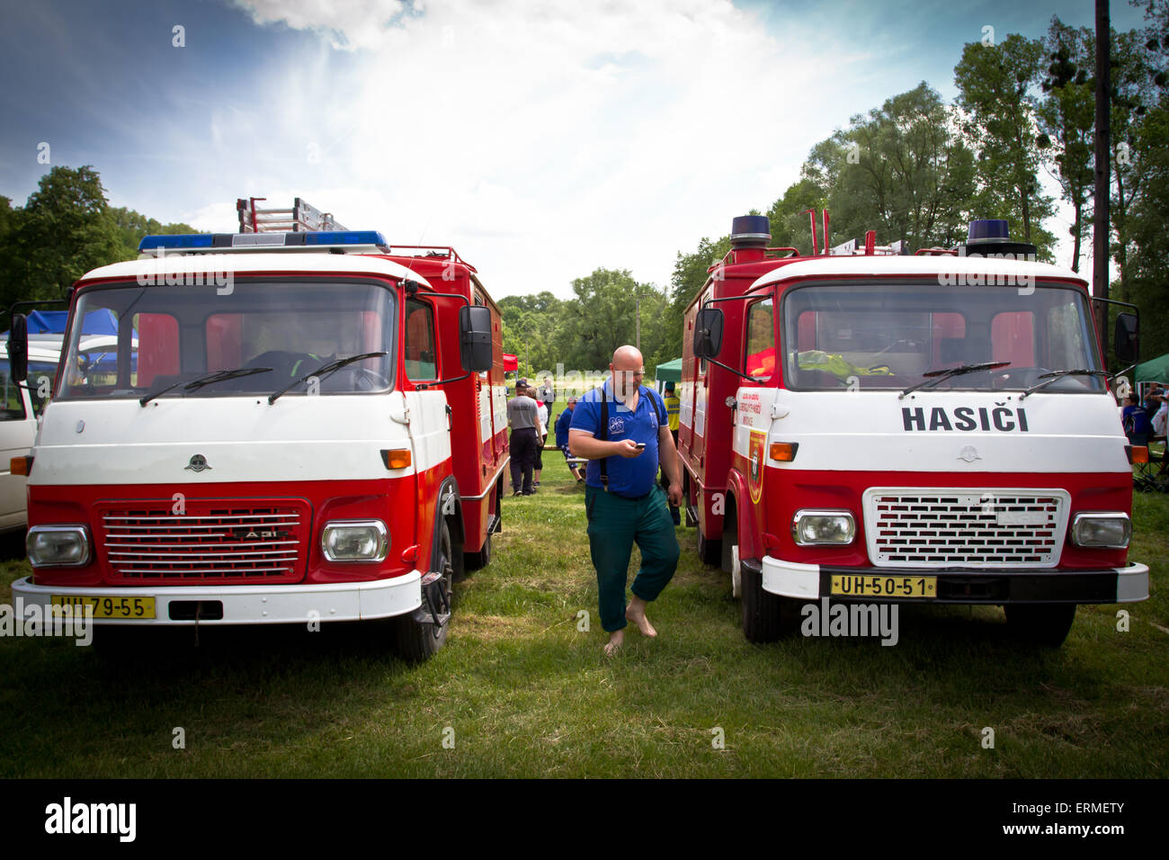 Gelber feuerwehrwagen -Fotos und -Bildmaterial in hoher Auflösung – Alamy