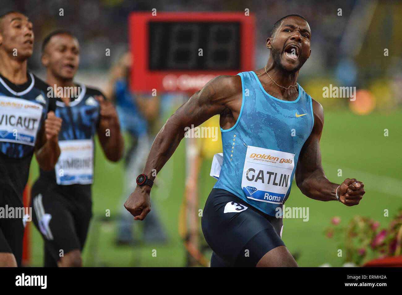 Rom, Italien. 4. Juni 2015. IAAF Diamond League Rom Golden Gala. Justin Gatlin (USA) feiert, nachdem er bei den Herren 100 m Credit gewann: Action Plus Sport/Alamy Live News Stockfoto