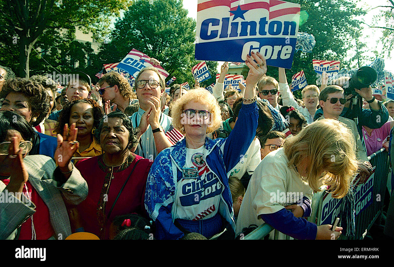 Richmond, Virginia 16.10.1992 Clinton Anhänger am Richmond Virginia Flughafen. Stockfoto
