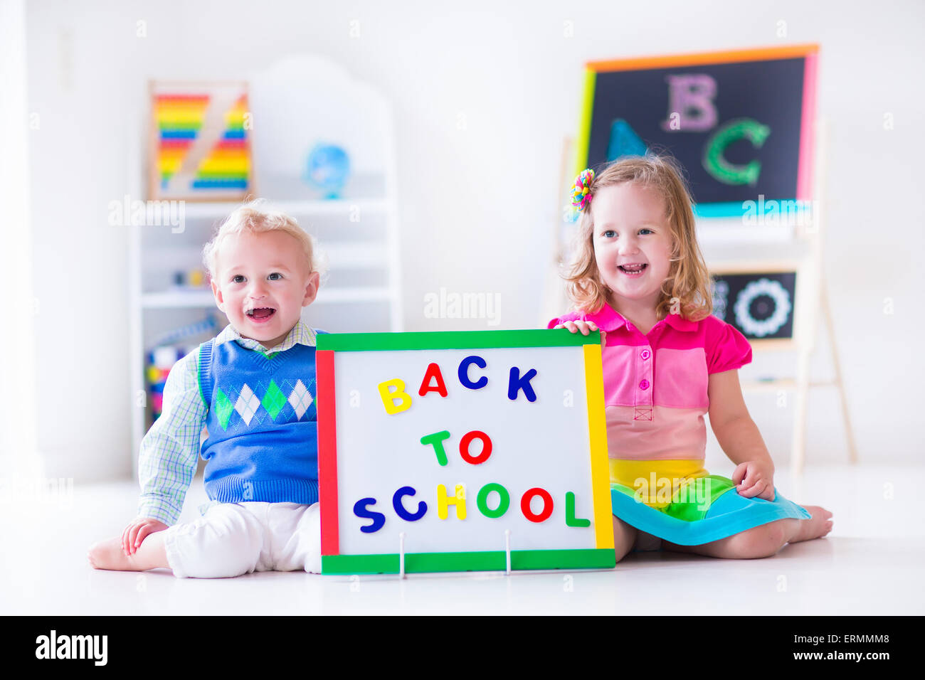 Kinder im vorschulalter spielen -Fotos und -Bildmaterial in hoher