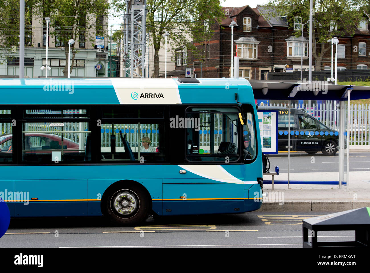 Arriva Bus bei Luton Station Interchange, Bedfordshire, England, UK Stockfoto