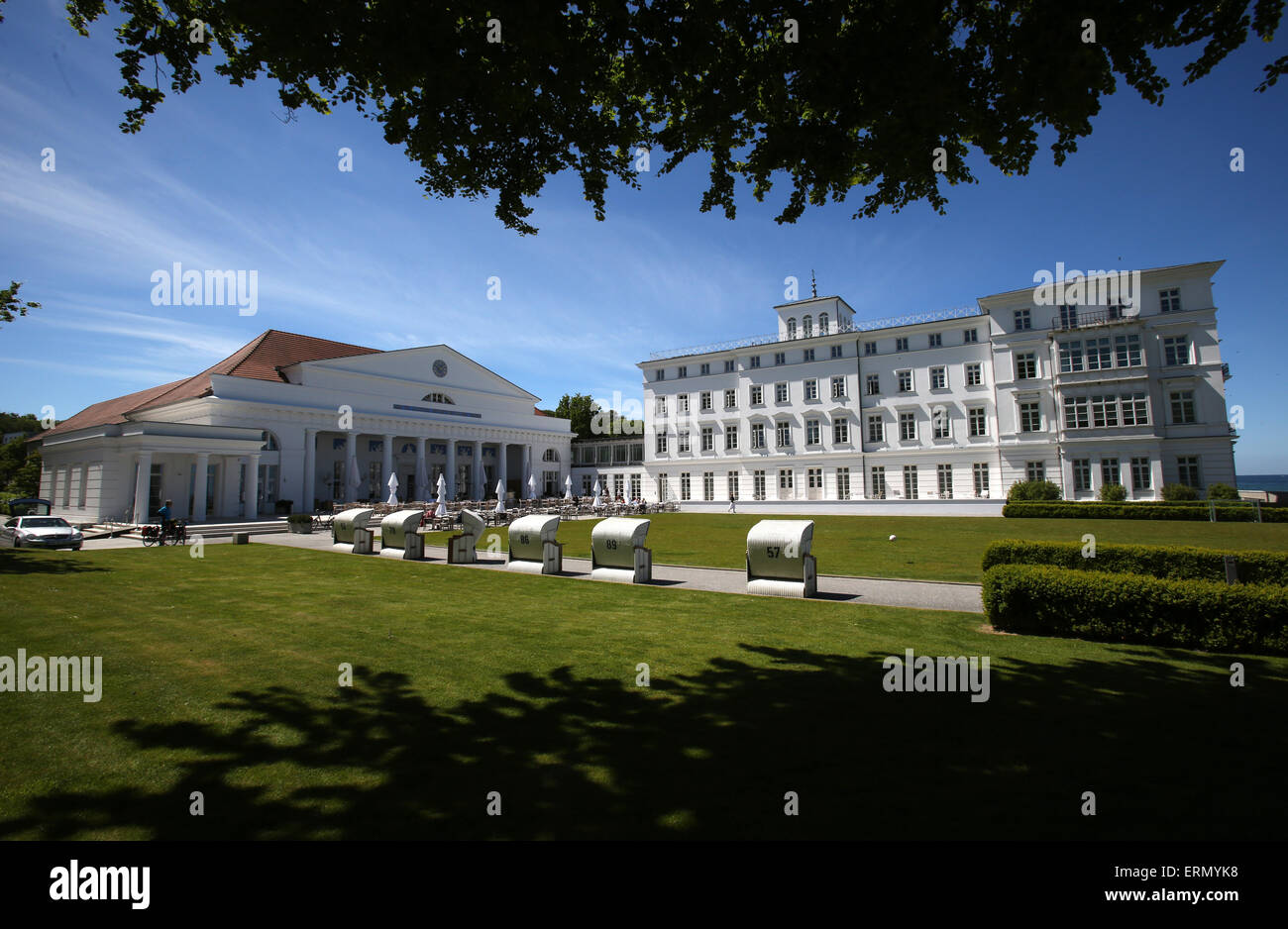 Heiligendamm, Deutschland. 4. Juni 2015. Ansicht des Grand Hotel Heiligendamm in Heiligendamm, Deutschland, 4. Juni 2015. Das Hotel noch profitiert von den G8-Gipfel im Jahr 2007 das größte Ereignis in der Geschichte von Mecklenburg-Vorpommern. Foto: Bernd Wuestneck/Dpa/Alamy Live News Stockfoto