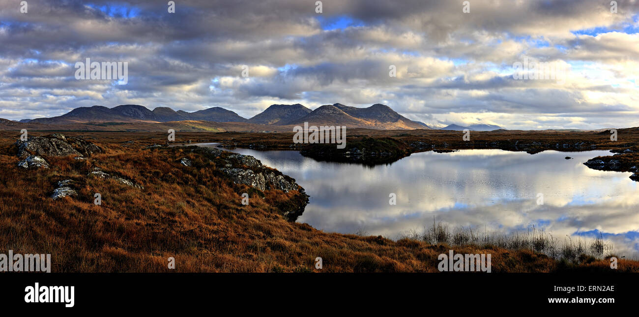 Die zwölf Bens, irische Landschaft Connemara, County Galway, Republik Irland, Europa. Stockfoto