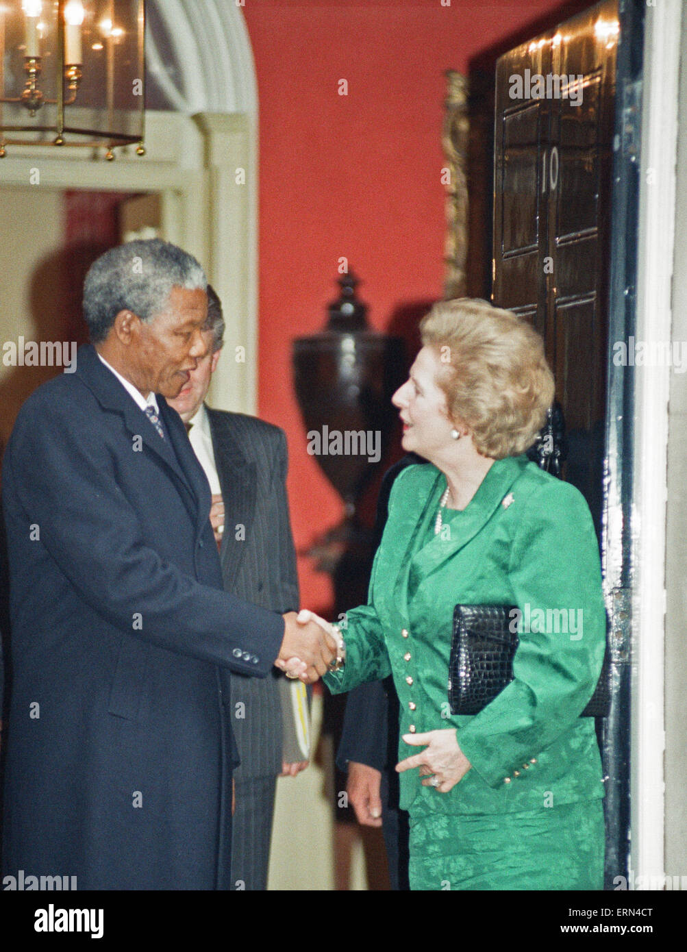 Nelson Mandela trifft Margret Thatcher im Nr. 10 Downing Street. 4. Juli 1990 Stockfoto