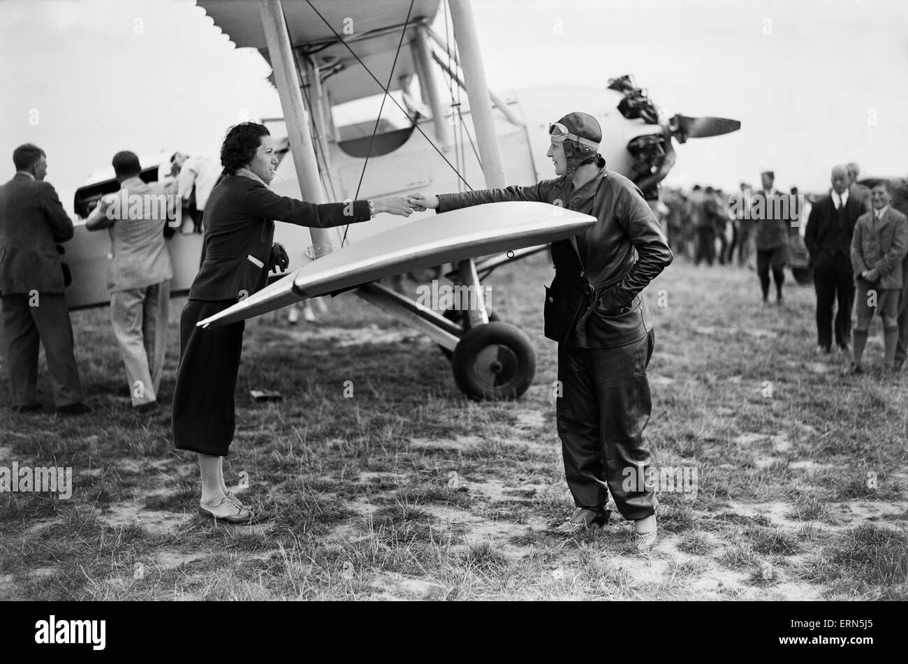 Piloten aus 16 Ländern versammeln sich am Flugplatz Heston 1. September 1932 Stockfoto