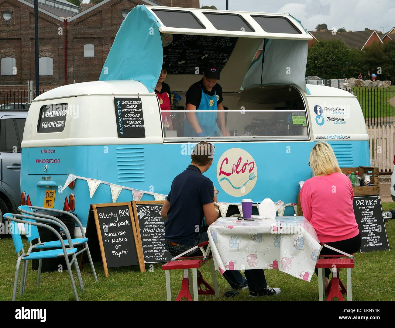 Catering-Anbieter bei einer Veranstaltung in der Küstenstadt Barry South Wales GB UK 2014 Stockfoto