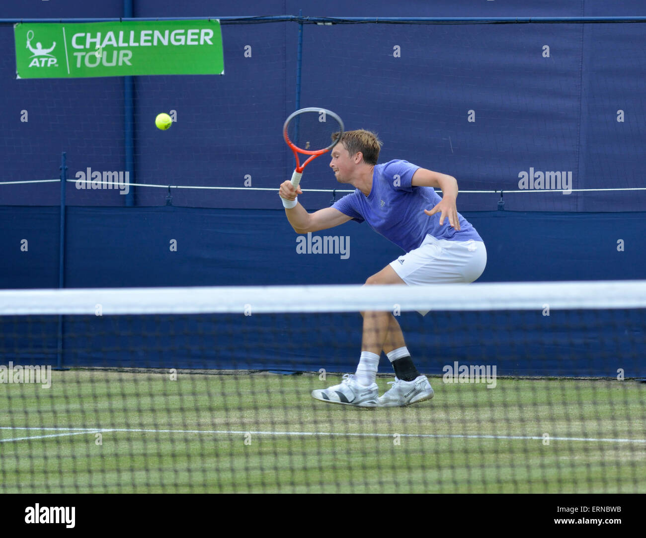 Manchester UK 5. Juni 2015 Joshua Milton (große Brtitain), verliert seine Viertelfinal-Match gegen Rajeev Ram (USA) 5-7, 2-6 bei der Aegon Manchester Trophy im nördlichen Tennis Club, Didsbury statt. Tennis Aegon Manchester Trophy Manchester UK Credit: John Fryer/Alamy Live-Nachrichten Stockfoto