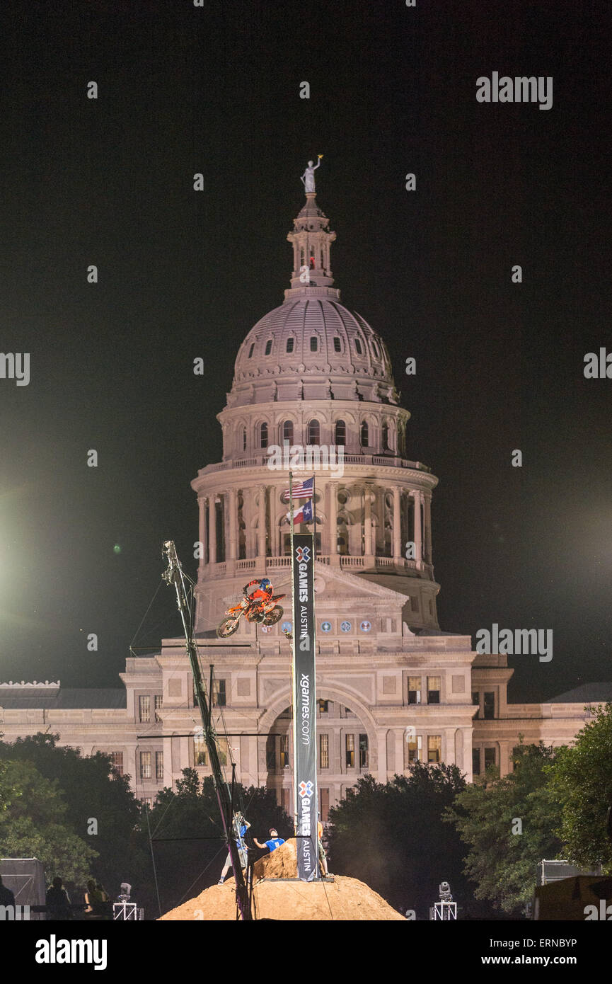 Austin, Texas, USA. 4. Juni 2015. Ronnie Renner gewinnt die X Games 2015 Moto X Schritt oben Finals in Austin, Texas, USA-Credit: J. Dennis Thomas / Alamy Live News Stockfoto