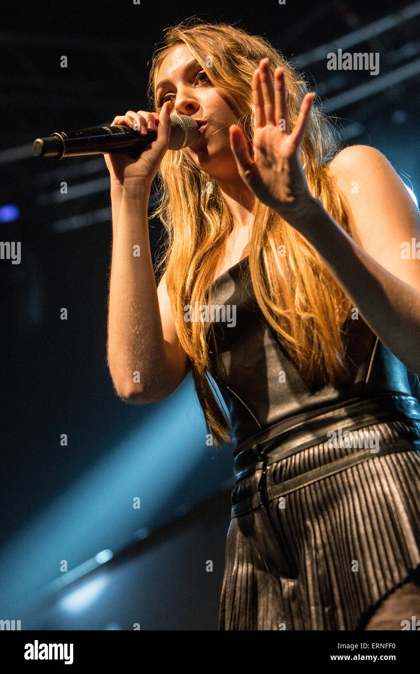 Mailand Italien. 4. Juni 2015. Der amerikanische Singer/Songwriter OLIVIA SOMERLYN tritt im Music Club Fabrique Eröffnungsshow von Meghan Trainor Credit: Rodolfo weitertransferiert/Alamy Live News Stockfoto