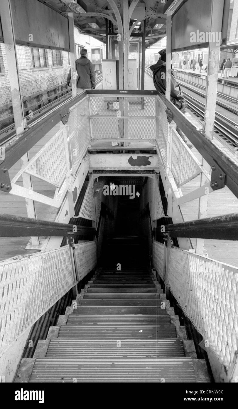 Chicago, IL, 14. Dezember 1996: Bahnhof der Chicago El. Stockfoto