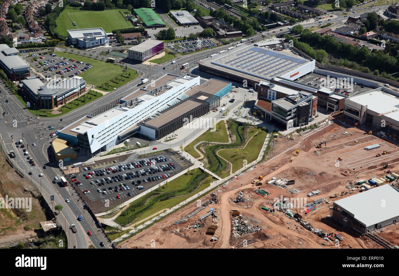 Luftaufnahme des sanierten Stadterneuerung Longbridge Stadtzentrum in Birmingham, UK Stockfoto