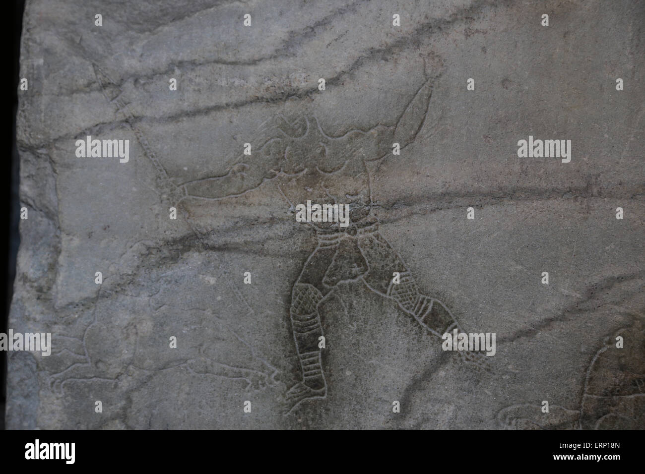 Tafel mit Graffiti, die Darstellung einer Szene des Kampfes. Gladiator mit Lanze. Flavian Amphitheater. Rom. Italien. Stockfoto