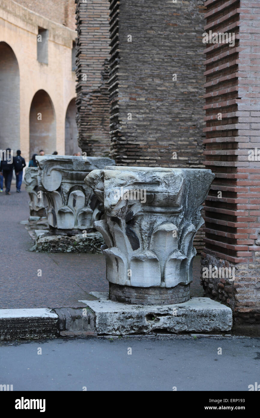 Italien. Rom. Das Kolosseum (Kolosseum) oder Flavian Amphitheater. Im Inneren. Stockfoto