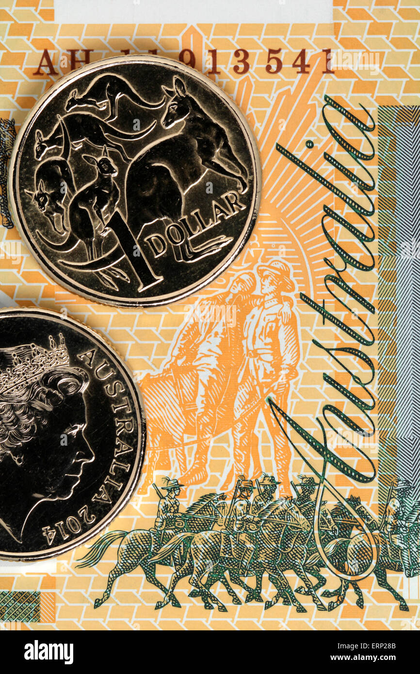 Australische eine Dollar-Münzen auf einer einer hundert-Dollar-Banknote.  Australische Währung. Australischer Dollar. Stockfoto
